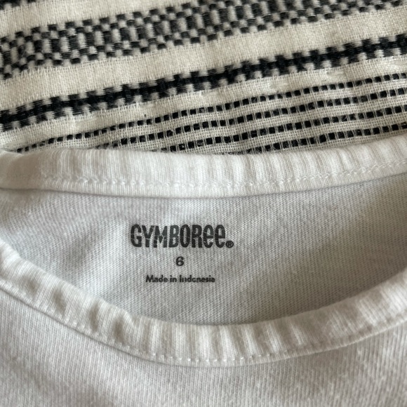 ADORABLE long sleeve top - Picture 2 of 2